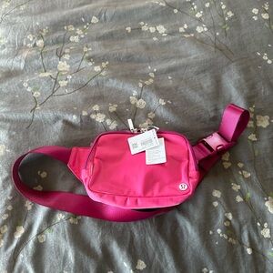 NWT Lululemon Everywhere Belt Bag Large